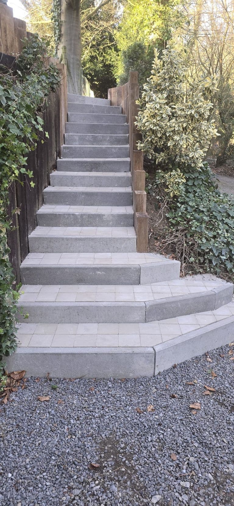 Escalier extérieur après démolition et reconstruction